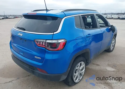 2024 Jeep Compass Latitude 4X4 z USA, uszkodzony, nr VIN 3C4NJDBN5RT138751